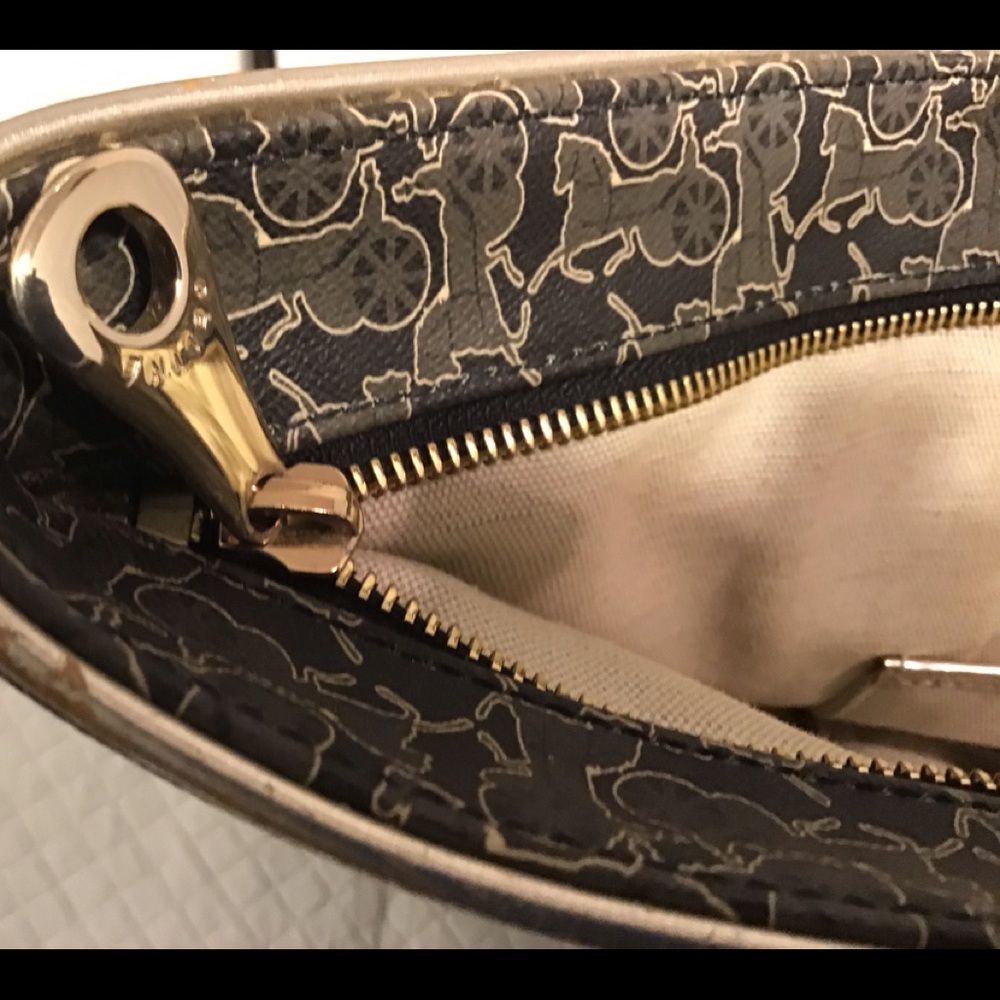 Celine Bags - Picture 10 of 16